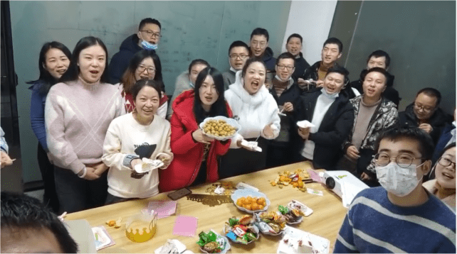 十二月生日会丨在奋斗岁月里，感谢有你